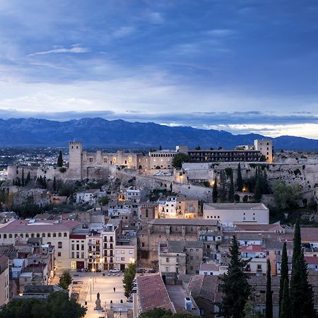 Parador De Tortosa Bagian luar foto