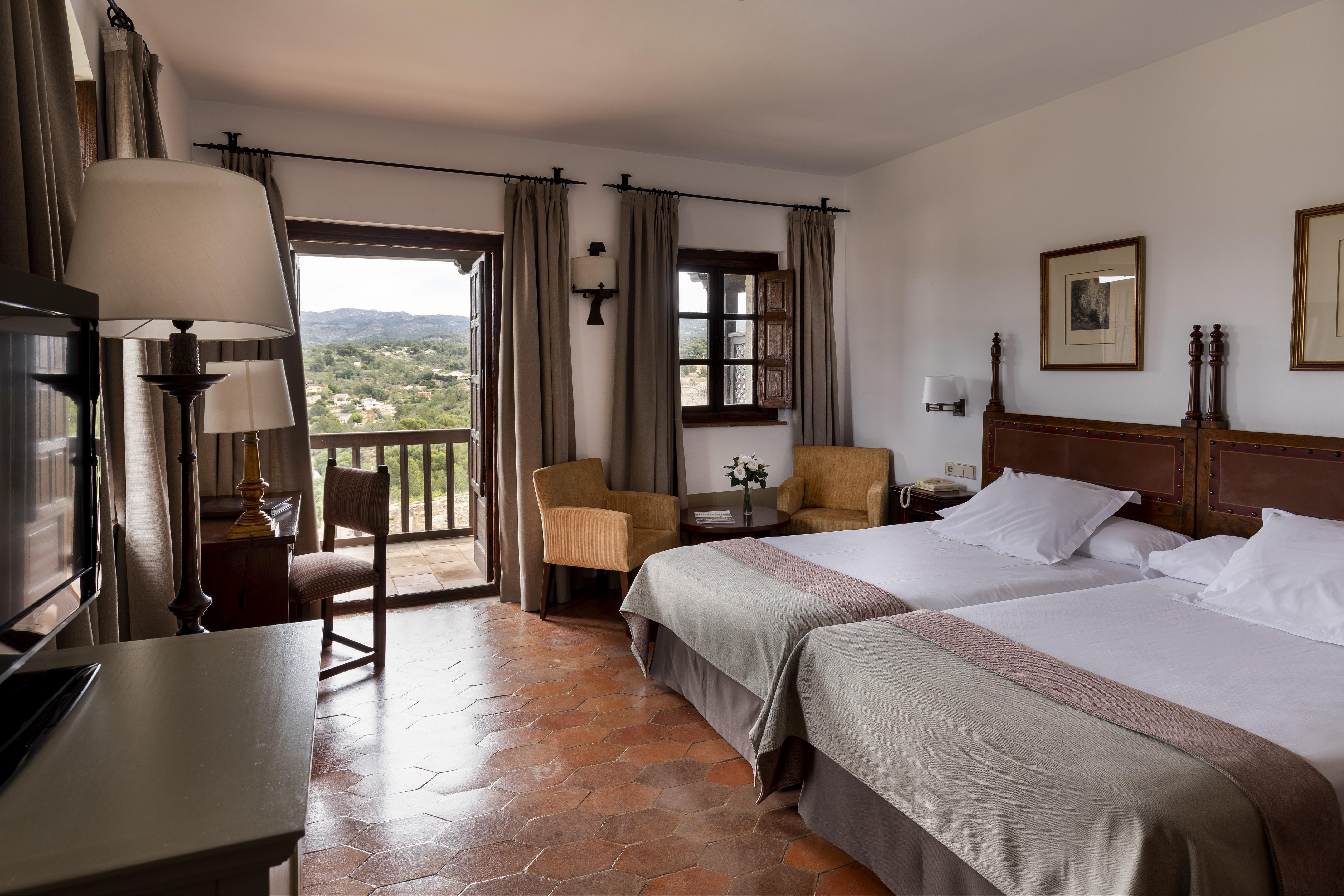 Parador De Tortosa Bagian luar foto