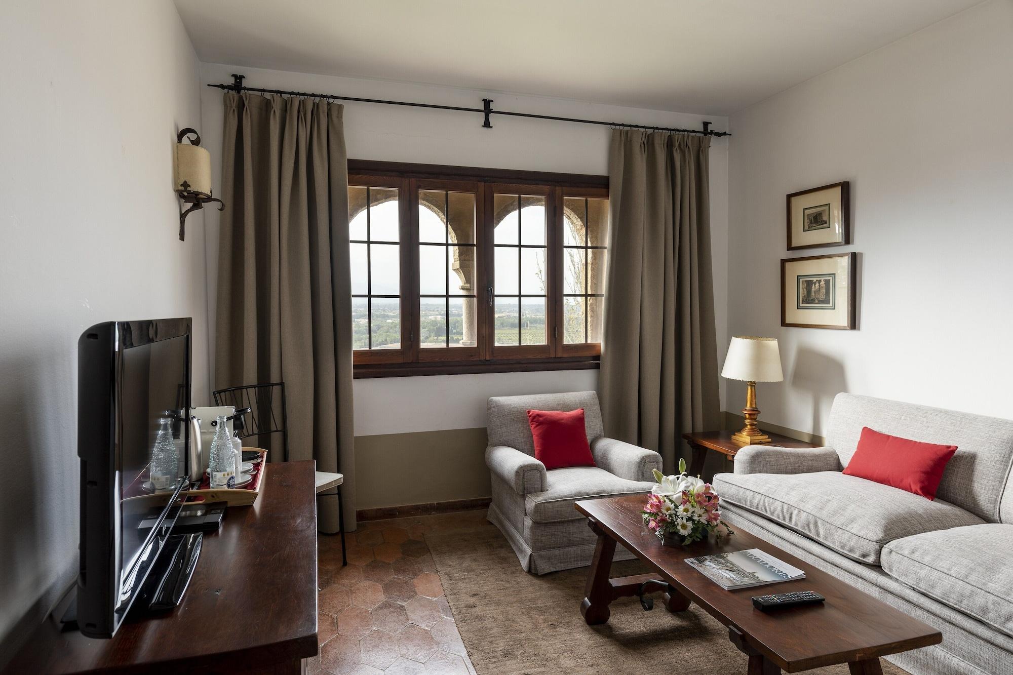 Parador De Tortosa Bagian luar foto