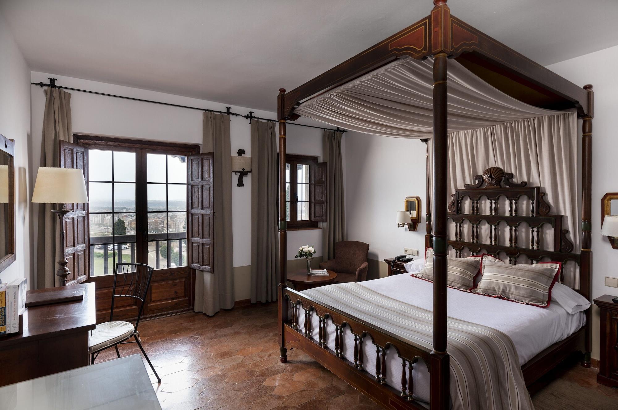 Parador De Tortosa Bagian luar foto