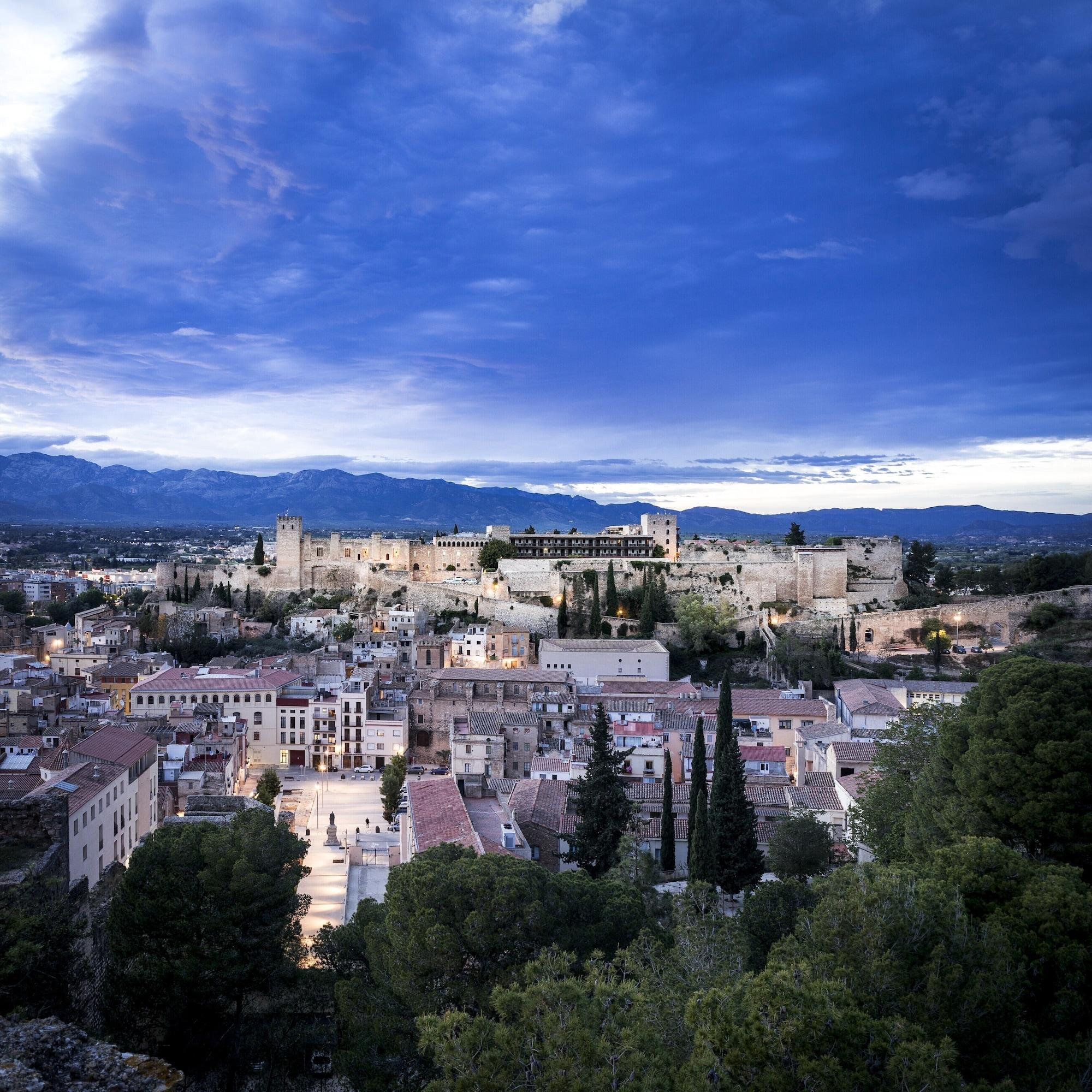 Parador De Tortosa Bagian luar foto