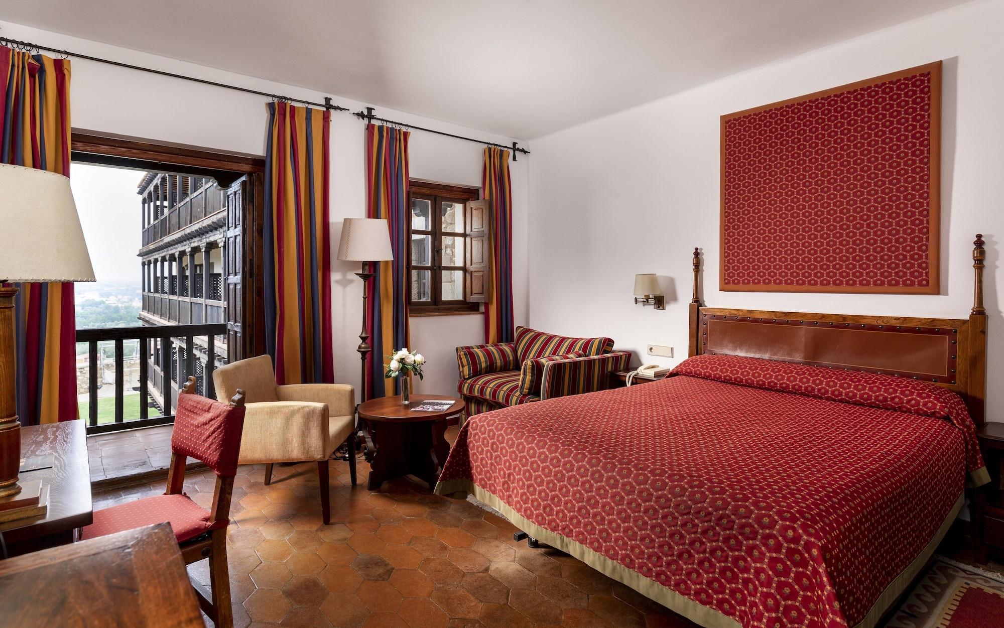 Parador De Tortosa Bagian luar foto