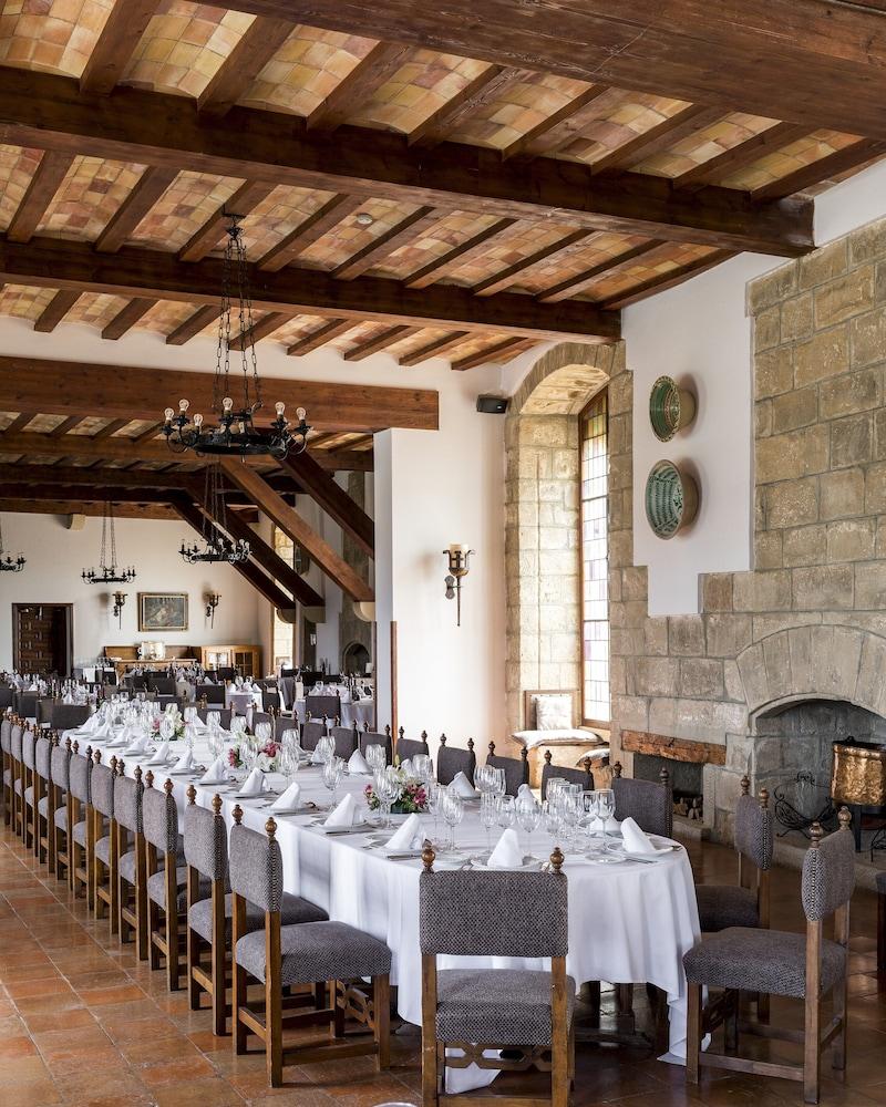 Parador De Tortosa Bagian luar foto