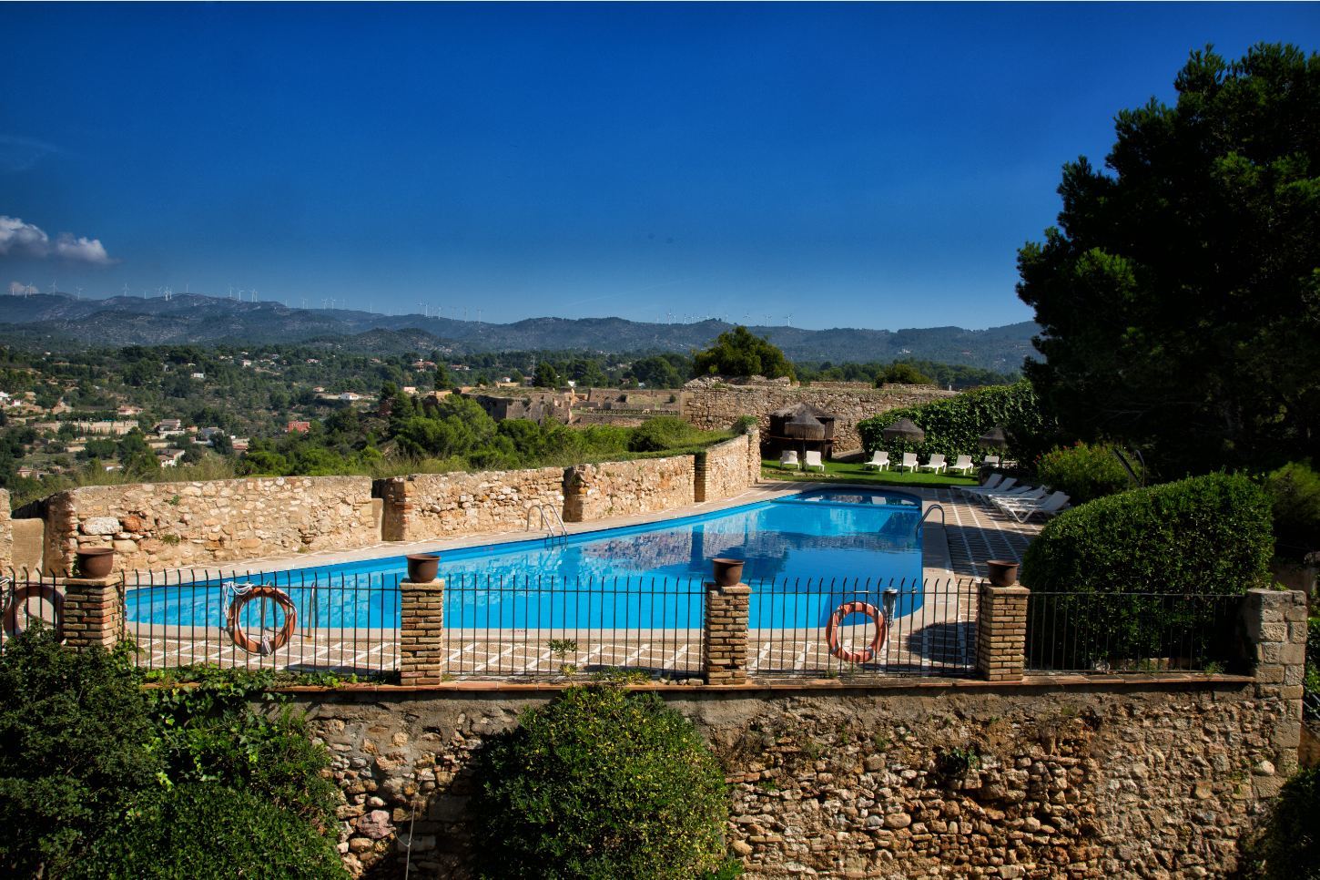Parador De Tortosa Bagian luar foto