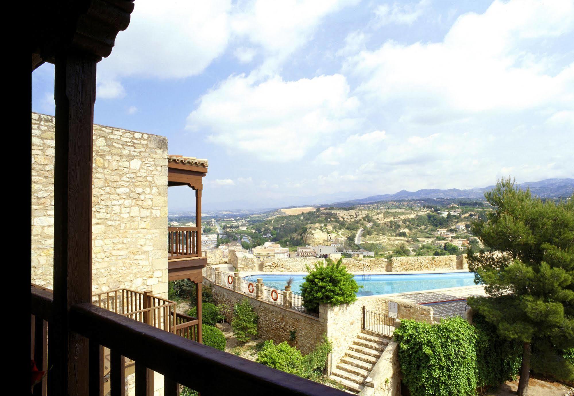 Parador De Tortosa Bagian luar foto
