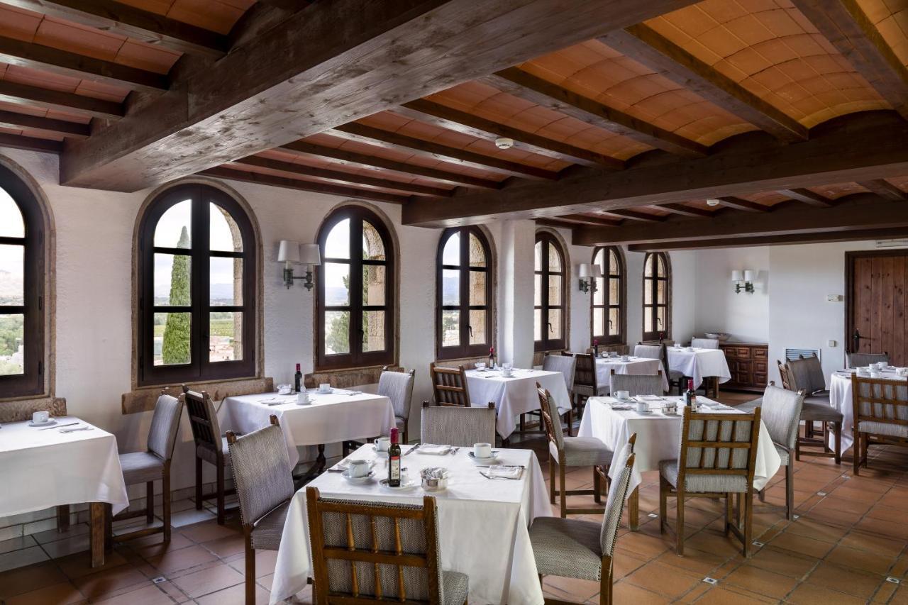 Parador De Tortosa Bagian luar foto